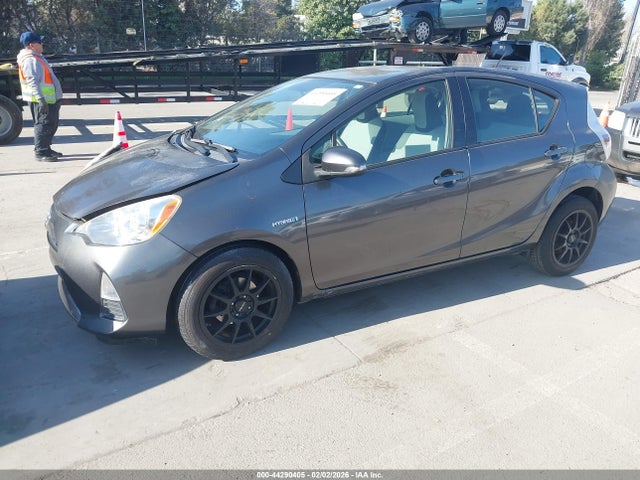 JTDKDTB33E1061298 Toyota Prius C One