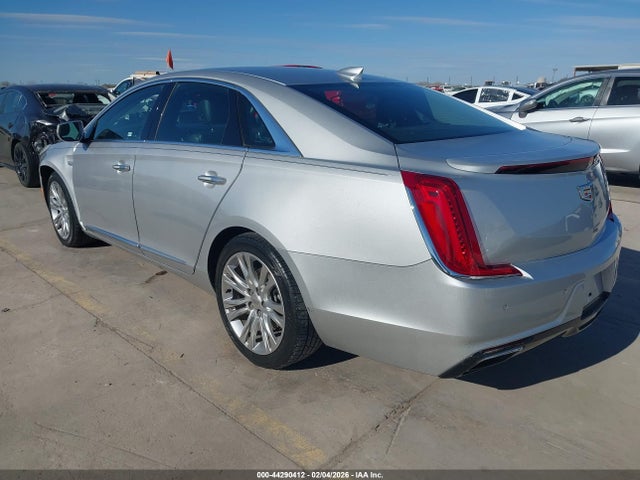 2018 CADILLAC XTS 2G61M5S31J9157933 Photo 2
