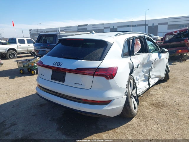 2022 AUDI E-TRON WA1LAAGE3NB011114 Photo 3