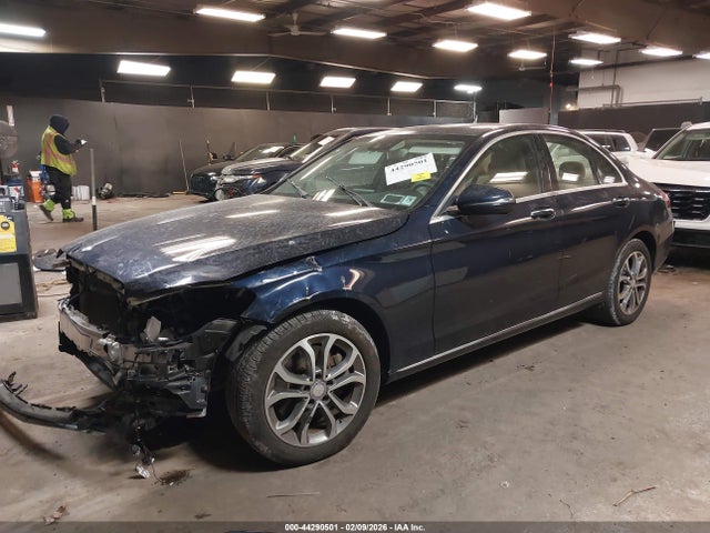 Продаж на аукціоні авто 2017 Mercedes-benz C 300 4matic, vin: 55SWF4KBXHU203312, номер лоту: 44290501