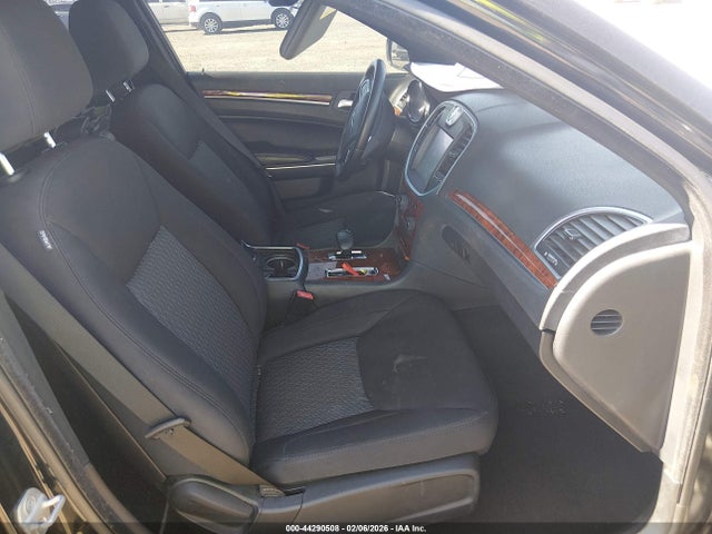Продажа на аукционе авто 2012 Chrysler 300, vin: 2C3CCAAG9CH277790, номер лота: 44290508