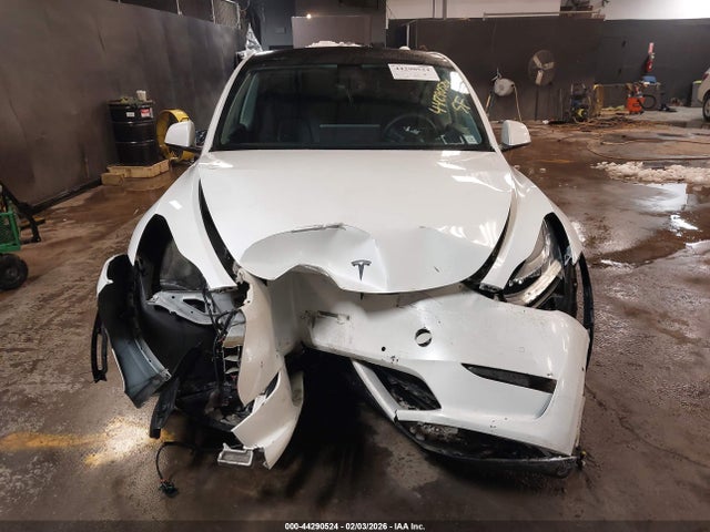 Продажа на аукционе авто 2020 Tesla Model Y Long Range Dual Motor All-wheel Drive/performance Dual Motor All-wheel Drive, vin: 5YJYGDEF3LF009672, номер лота: 44290524