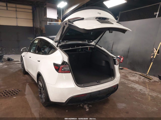 2020 TESLA MODEL Y 5YJYGDEF3LF009672 Photo 2