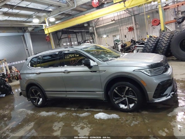 Продаж на аукціоні авто 2024 Volkswagen Tiguan 2.0t Se R-line Black, vin: 3VVCB7AX6RM054376, номер лоту: 44290532