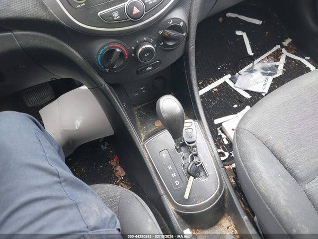 KMHCT5AE3GU250083 Hyundai ACCENT SE