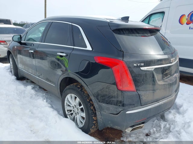 2017 CADILLAC XT5 1GYKNARS2HZ133882 Photo 2