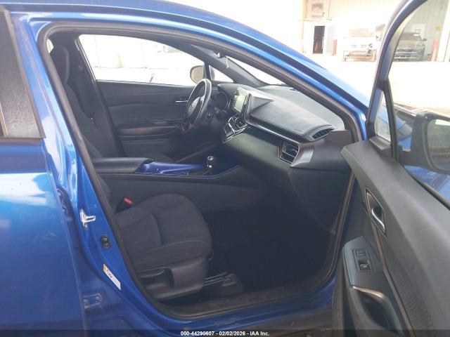 NMTKHMBX1JR009497 Toyota C-hr Xle Premium
