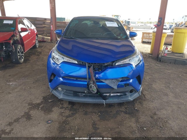NMTKHMBX1JR009497 Toyota C-hr Xle Premium