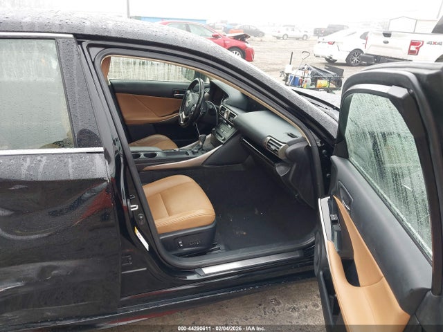 2016 LEXUS IS 200T JTHBA1D22G5025517 Photo 4
