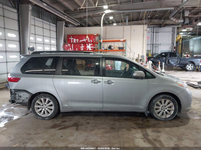 5TDYK3DC7FS634334 Toyota Sienna Limited Premium 7 Passenger