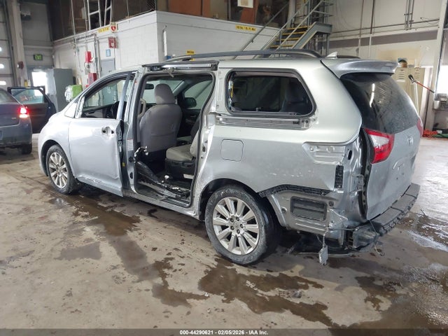 5TDYK3DC7FS634334 Toyota Sienna Limited Premium 7 Passenger