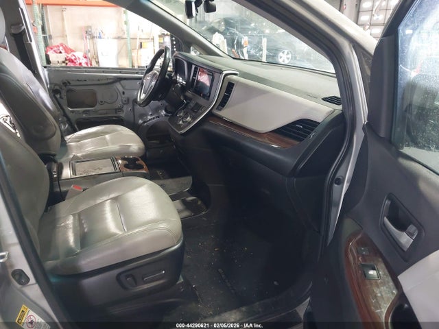 5TDYK3DC7FS634334 Toyota Sienna Limited Premium 7 Passenger