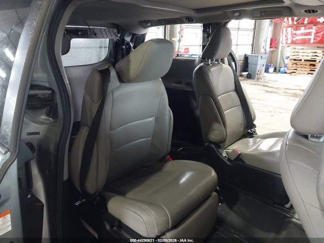 5TDYK3DC7FS634334 Toyota Sienna Limited Premium 7 Passenger