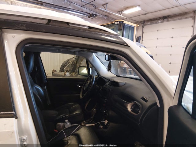 2016 Jeep Renegade Limited მანქანა იყიდება აუქციონზე, vin: ZACCJBDT8GPD80400, აუქციონის ნომერი: 44290690