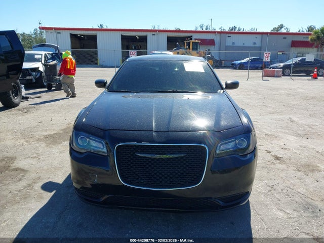 44290776 :رقم المزاد ، 2C3CCAAG4PH678816 vin ، 2023 Chrysler 300 Touring مزاد بيع