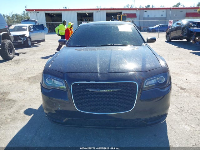 44290776 :رقم المزاد ، 2C3CCAAG4PH678816 vin ، 2023 Chrysler 300 Touring مزاد بيع