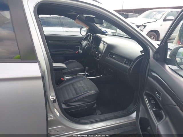 2020 MITSUBISHI OUTLANDER JA4AD3A3XLZ004943 Photo 4