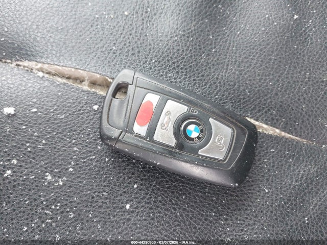 WBA8E5G58GNT94019 BMW 320i Xdrive