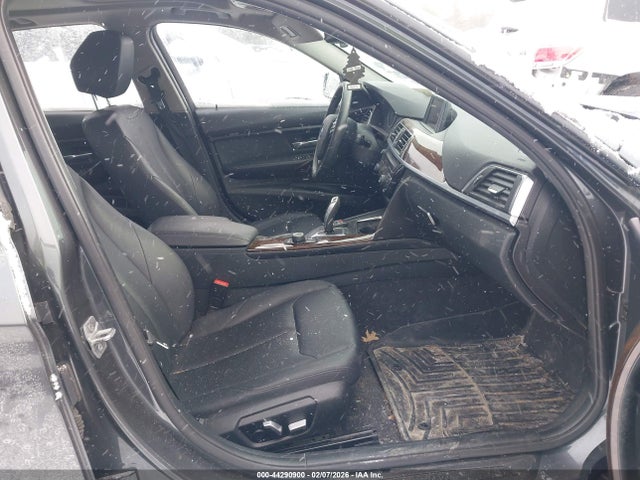 WBA8E5G58GNT94019 BMW 320i Xdrive