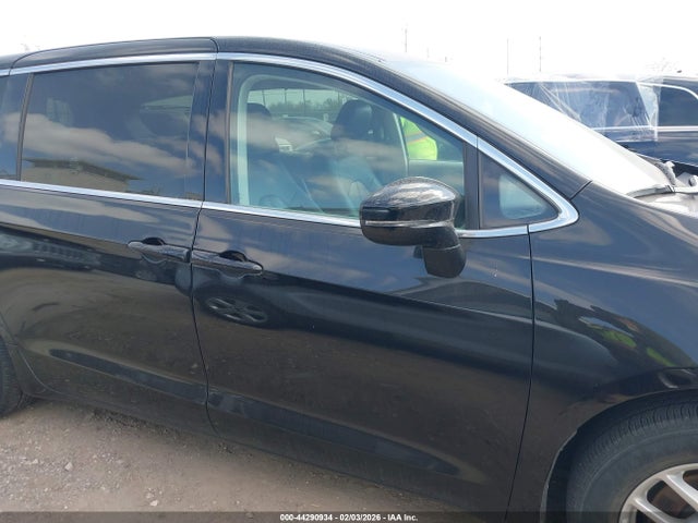 Chrysler Pacifica Touring L 2024 2C4RC1BG5RR136125 Image 14