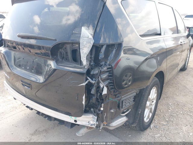 Chrysler Pacifica Touring L 2024 2C4RC1BG5RR136125 Image 18
