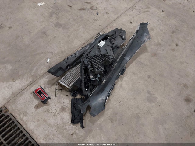 3GNAXHEV4KS563638 Chevrolet EQUINOX LS