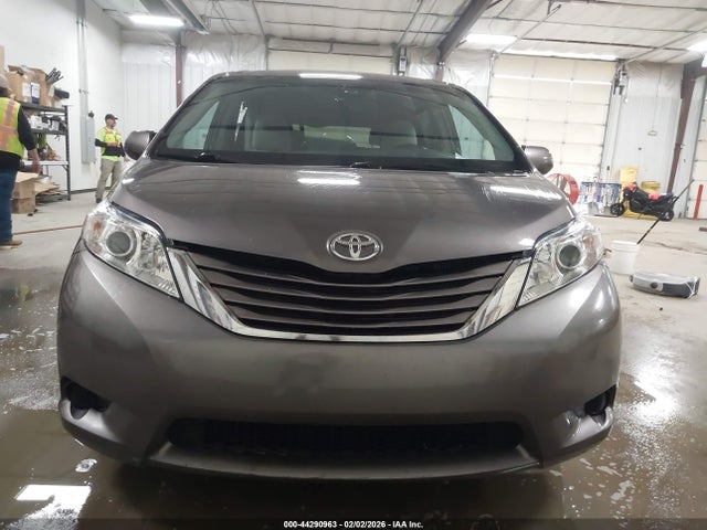 5TDKK3DC9FS611126 Toyota Sienna Le 8 Passenger