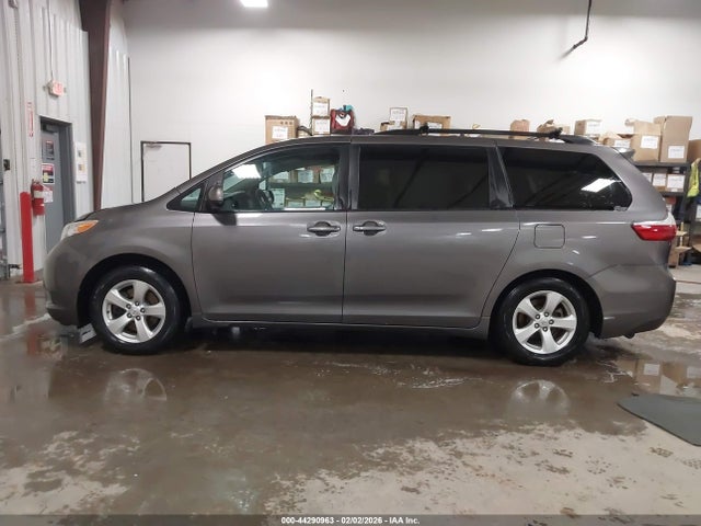 5TDKK3DC9FS611126 Toyota Sienna Le 8 Passenger