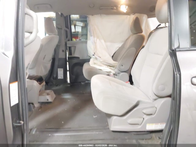 5TDKK3DC9FS611126 Toyota Sienna Le 8 Passenger