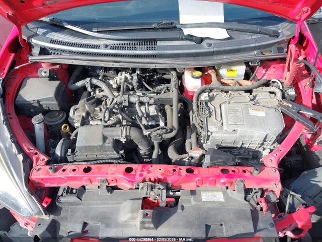JTDKDTB3XF1111762 Toyota Prius C Two