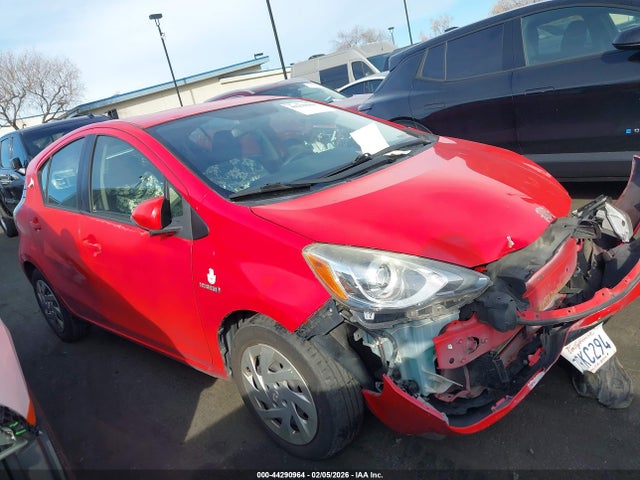 JTDKDTB3XF1111762 Toyota Prius C Two