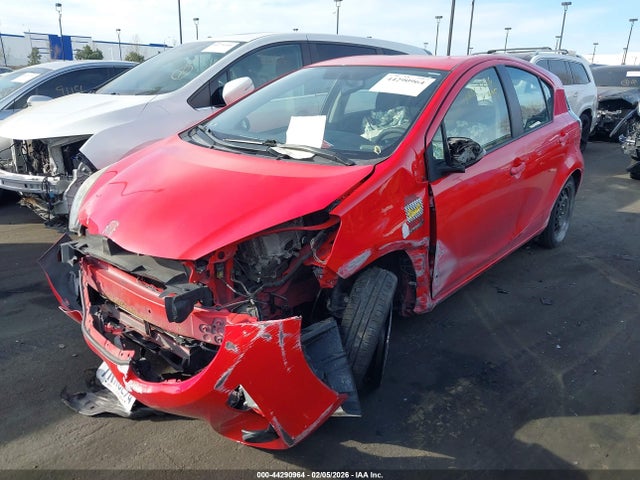 JTDKDTB3XF1111762 Toyota Prius C Two