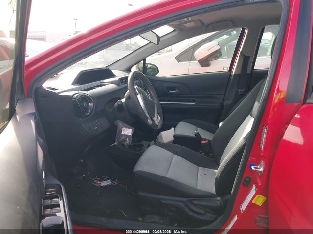 JTDKDTB3XF1111762 Toyota Prius C Two