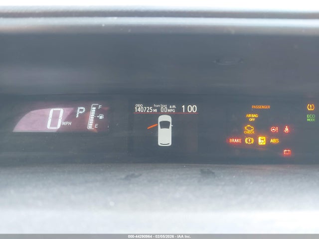 JTDKDTB3XF1111762 Toyota Prius C Two