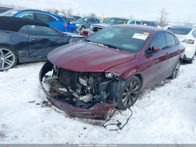 44290976 :رقم المزاد ، 1C3CCCBB1FN584977 vin ، 2015 Chrysler 200 S مزاد بيع