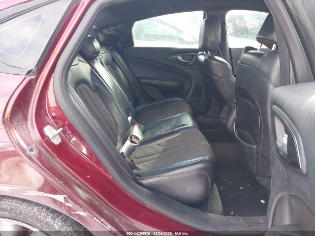 44290976 :رقم المزاد ، 1C3CCCBB1FN584977 vin ، 2015 Chrysler 200 S مزاد بيع