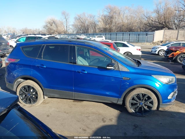 1FMCU9JD4HUA86226 Ford Escape Titanium