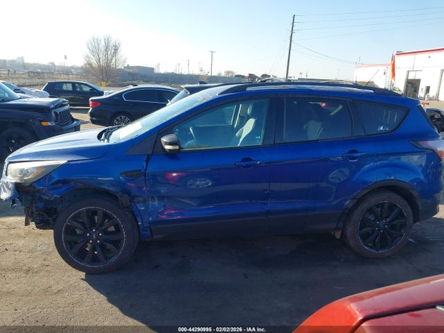 1FMCU9JD4HUA86226 Ford Escape Titanium