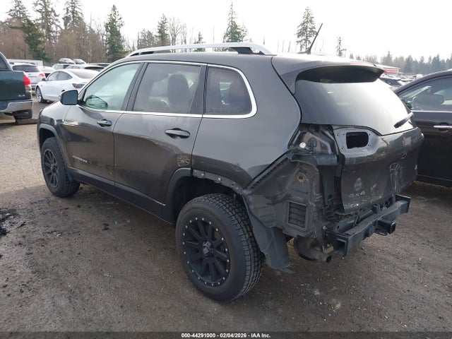 1C4PJMCSXFW582792 Jeep Cherokee Latitude