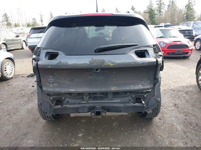 1C4PJMCSXFW582792 Jeep Cherokee Latitude