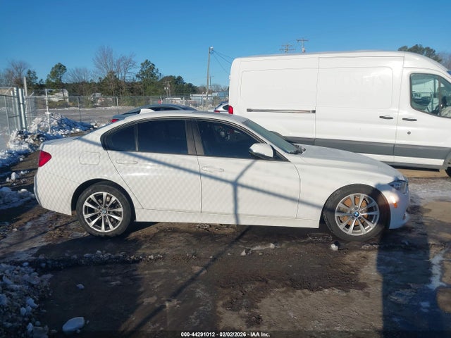 WBA8E5G54JNU45782 BMW 320i Xdrive