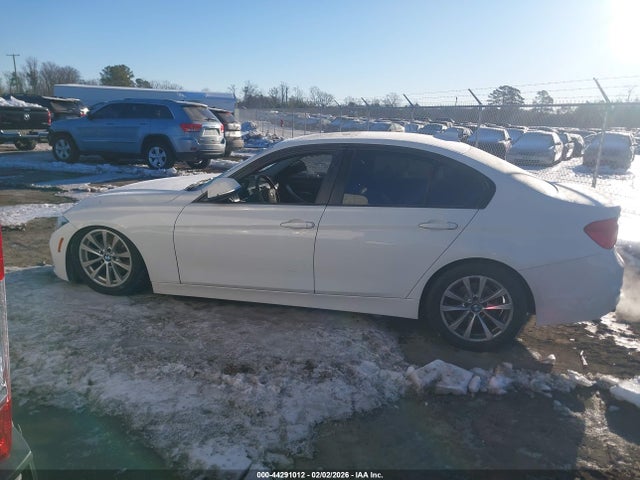 WBA8E5G54JNU45782 BMW 320i Xdrive