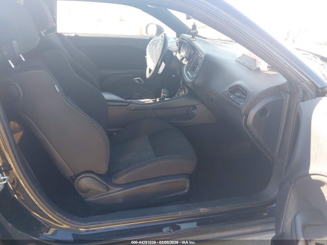 2021 DODGE CHALLENGER 2C3CDZBT7MH551643 Photo 4