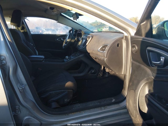 Продажа на аукционе авто 2015 Chrysler 200 Limited, vin: 1C3CCCAB1FN571423, номер лота: 44291078