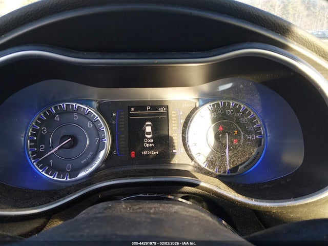 Продажа на аукционе авто 2015 Chrysler 200 Limited, vin: 1C3CCCAB1FN571423, номер лота: 44291078