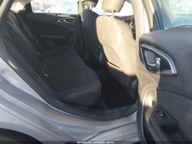 Продажа на аукционе авто 2015 Chrysler 200 Limited, vin: 1C3CCCAB1FN571423, номер лота: 44291078