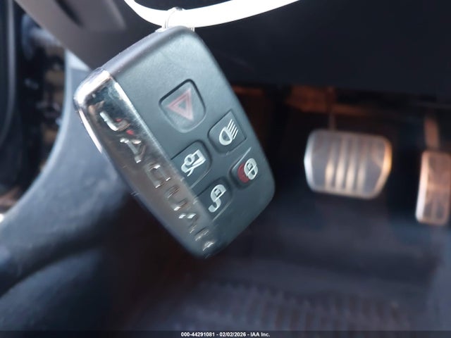 2024 JAGUAR F-TYPE SAJD55FE9RCK83885 Photo 10