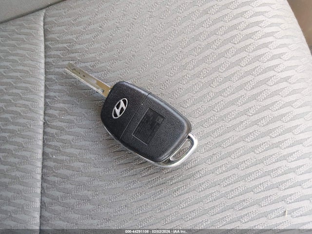 5XYZTDLB1HG380054 Hyundai Santa Fe Sport 2.4l