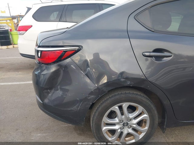 3MYDLBZVXGY131571 Scion IA
