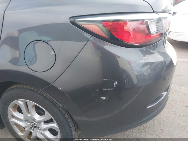 3MYDLBZVXGY131571 Scion IA